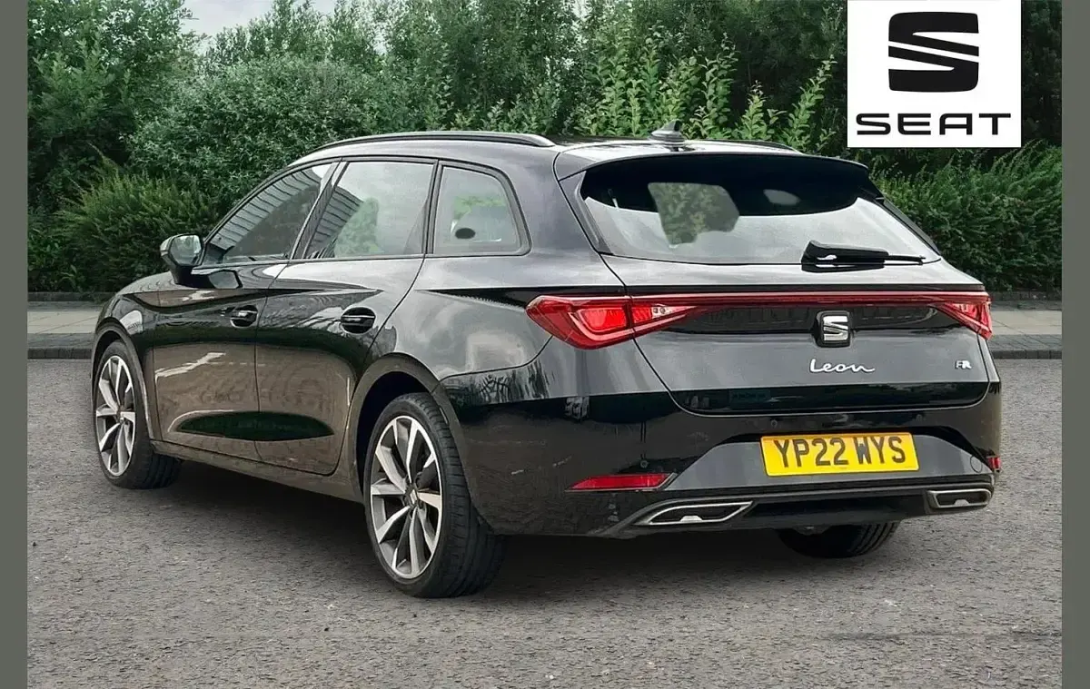 Begagnad Seat Leon FR Sport 272 HK (200 kW) 2022 Svart Kombi