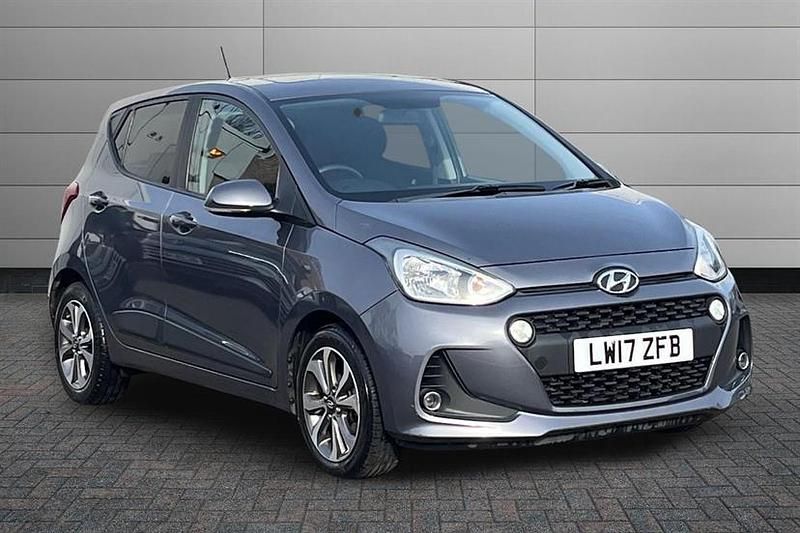 Used Hyundai i10 Premium SE 87 HP (63 kW) 2017 Grey Hatchback
