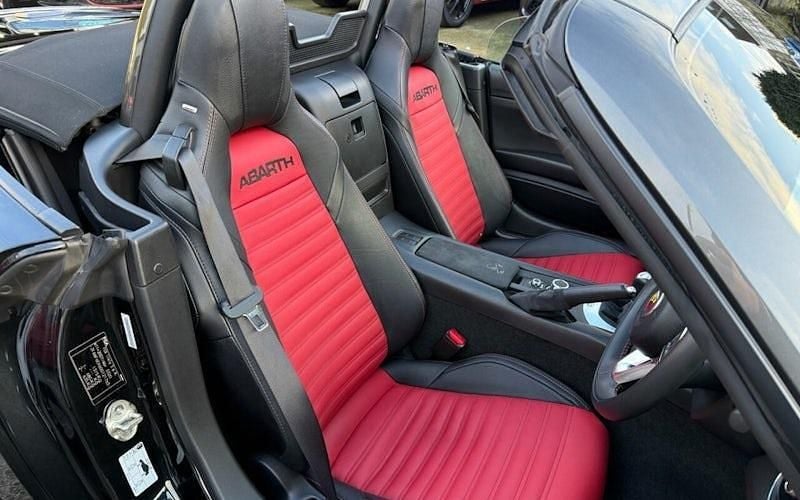 Used Abarth 124 Spider 170 HP (125 kW) 2018 Black Cabriolet