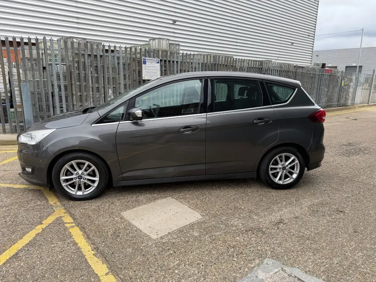 Used Ford C-MAX Zetec 125 HP (91 kW) 2015 Grey MPV