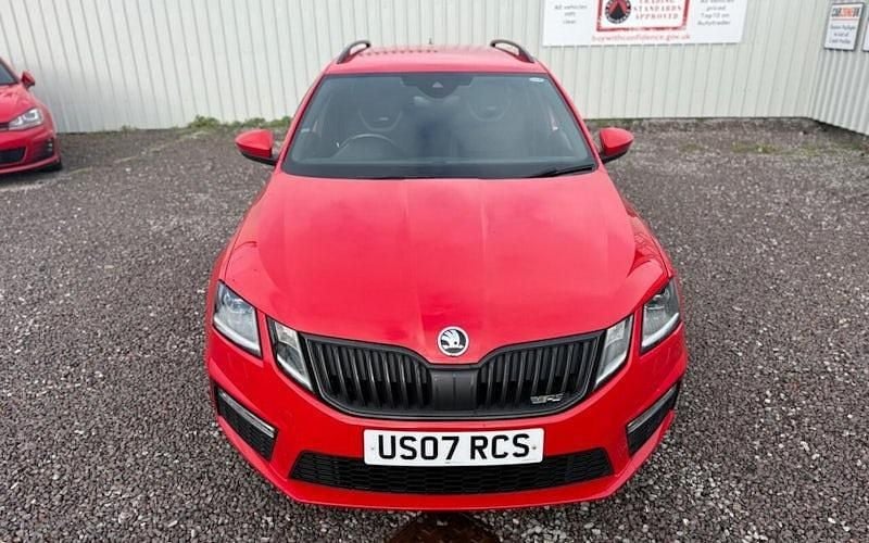 Używany Skoda Octavia vRS 184 KM (135 kW) 2018 Czerwony Kombi