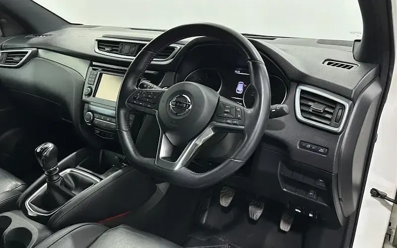 Used Nissan Qashqai Tekna+ 140 HP (102 kW) 2018 White SUV