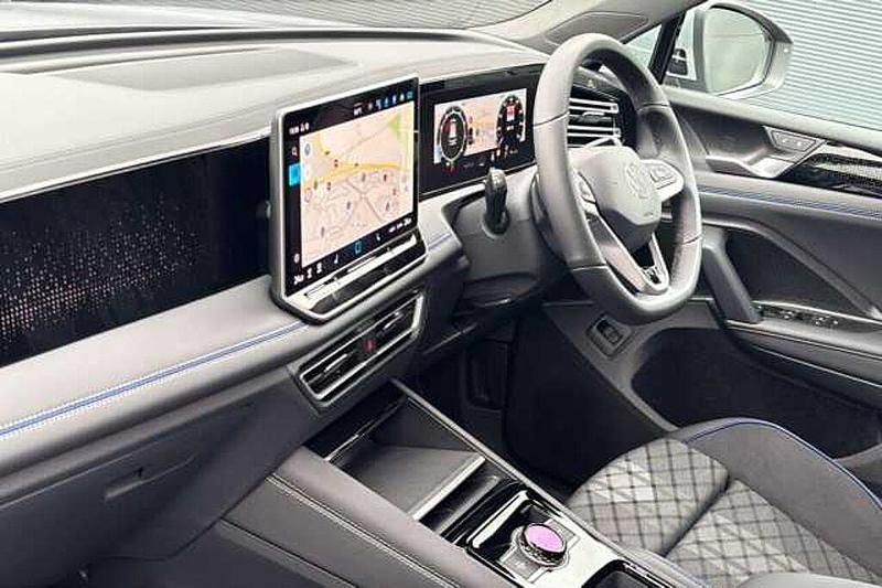 New VW Tiguan R-line 204 HP (150 kW) 2025 Silver SUV