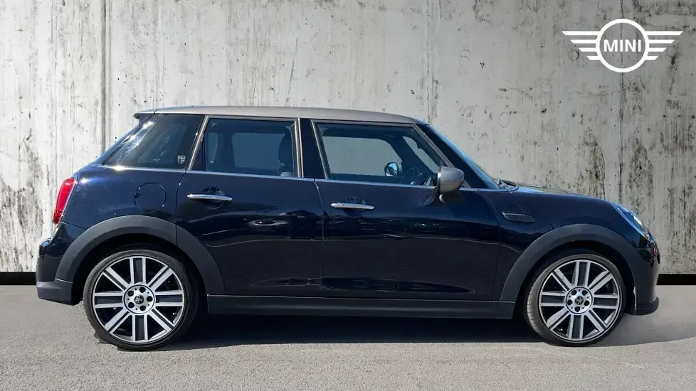 Used Mini Cooper Exclusive 134 HP (98 kW) 2022 Black Hatchback