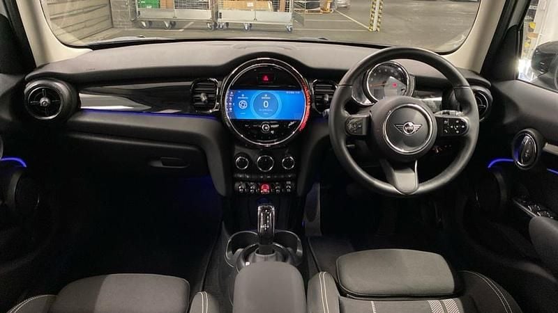 Usado Mini Cooper S Classic 176 HP (129 kW) 2022 Prateado Citadino