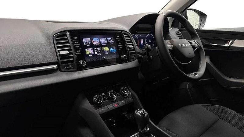 New Skoda Karoq SE 150 HP (110 kW) 2025 Graphite grey metallic SUV