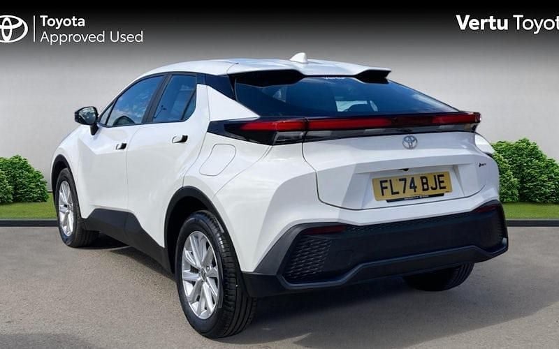 Begagnad Toyota C-HR 140 HK (102 kW) 2026 SUV