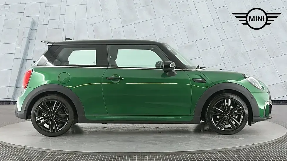 Used Mini Cooper Hatch 134 HP (98 kW) 2021 Green Hatchback