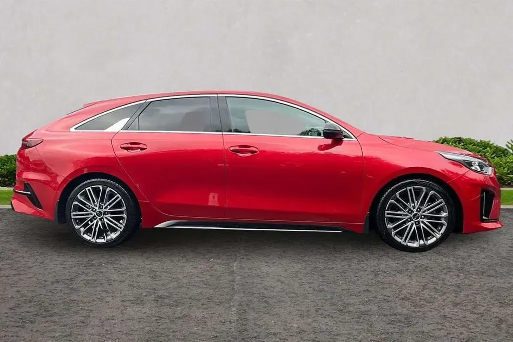 Used Kia ProCeed GT-Line S 158 HP (116 kW) 2021 Red Estate