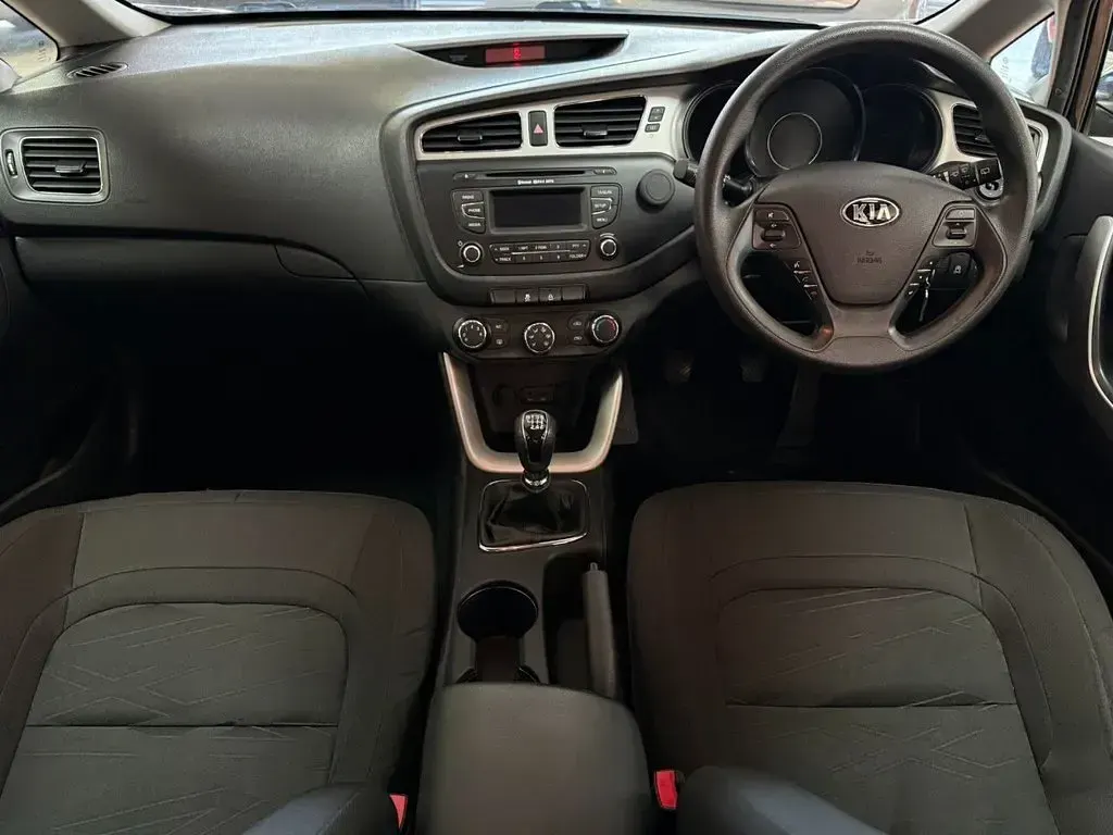 Used Kia Ceed 128 HP (94 kW) 2014 Black Hatchback