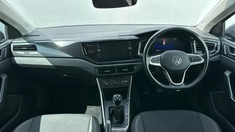 Used VW Taigo Life 95 HP (69 kW) 2023 Grey SUV