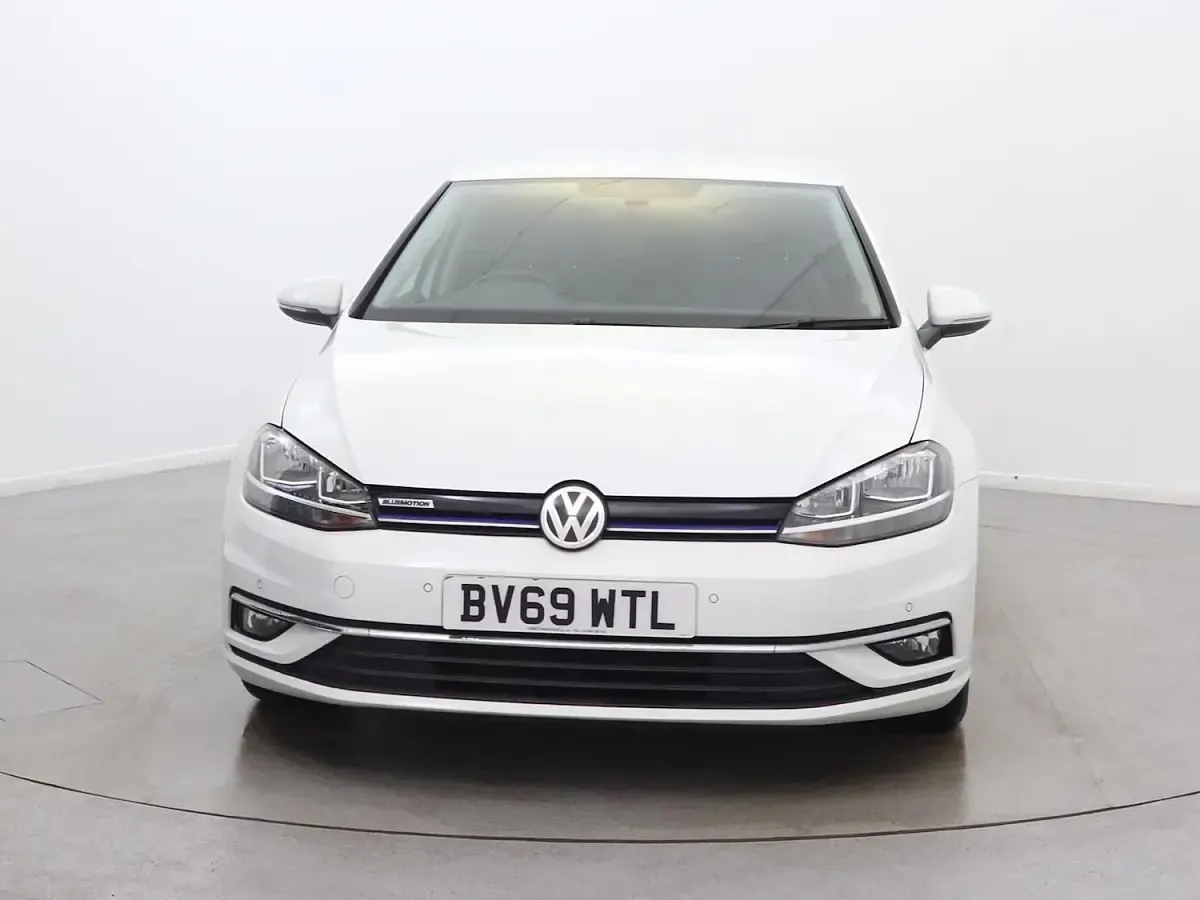 Used VW Golf VII Match 130 HP (95 kW) 2019 White Hatchback
