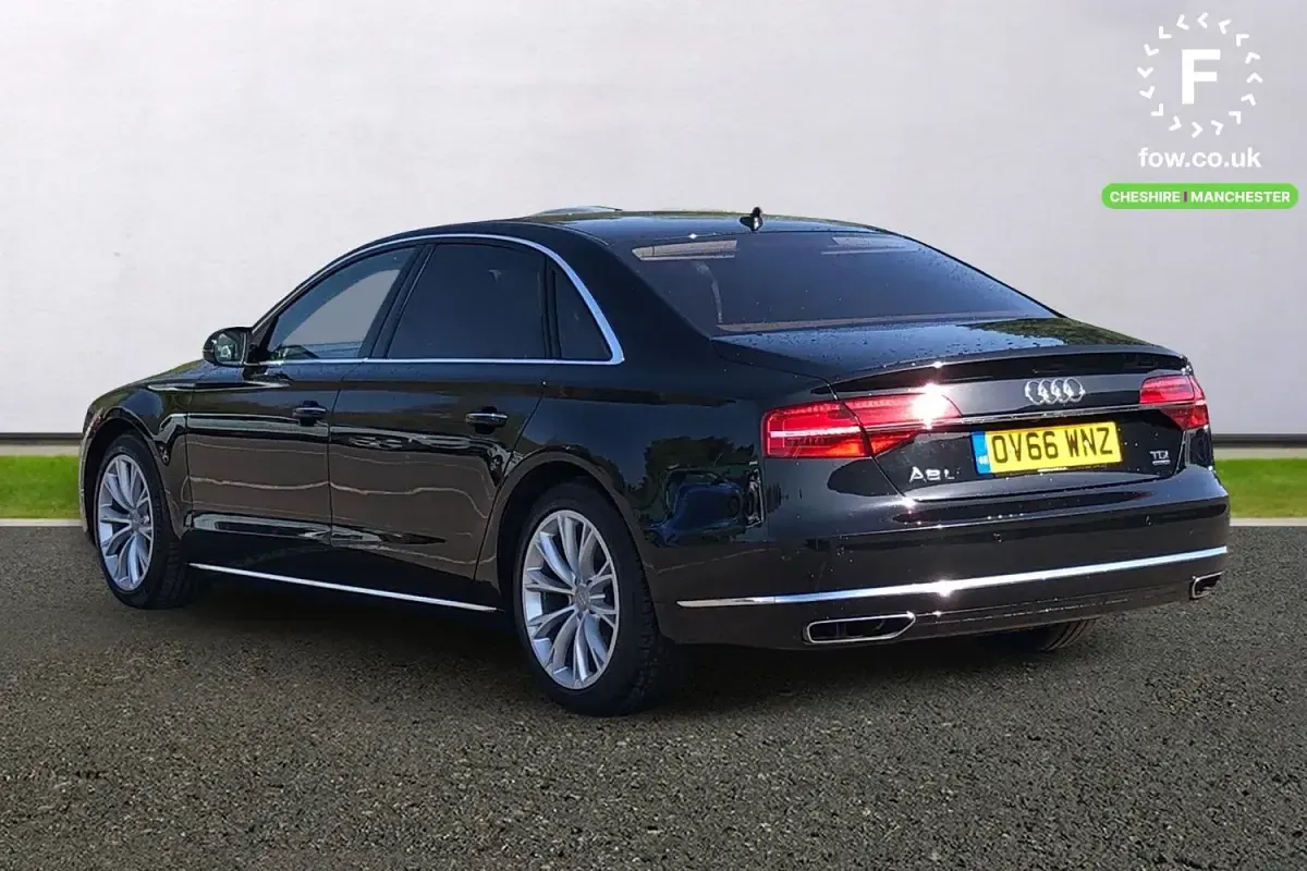 Used Audi A8 Comfort 262 HP (192 kW) 2016 Black Sedan