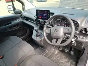 Used Citroën Berlingo 100 HP (73 kW) 2024 White MPV