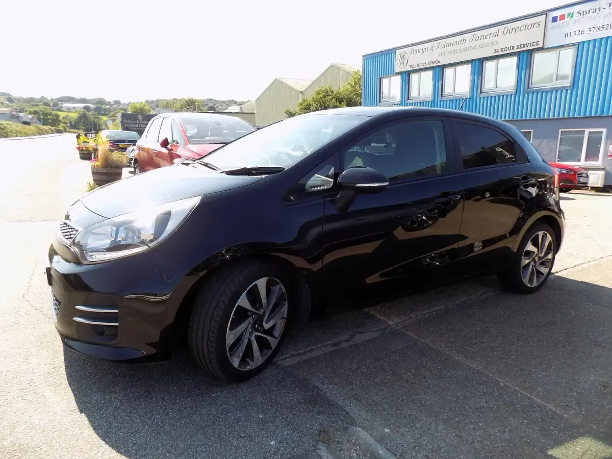 Used Kia Rio 109 HP (80 kW) 2015 Black Hatchback