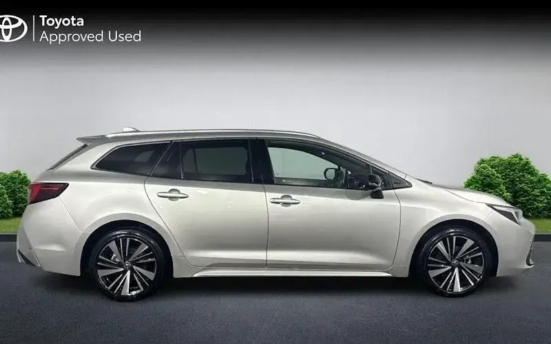 Used Toyota Corolla Design 140 HP (102 kW) 2026 Estate