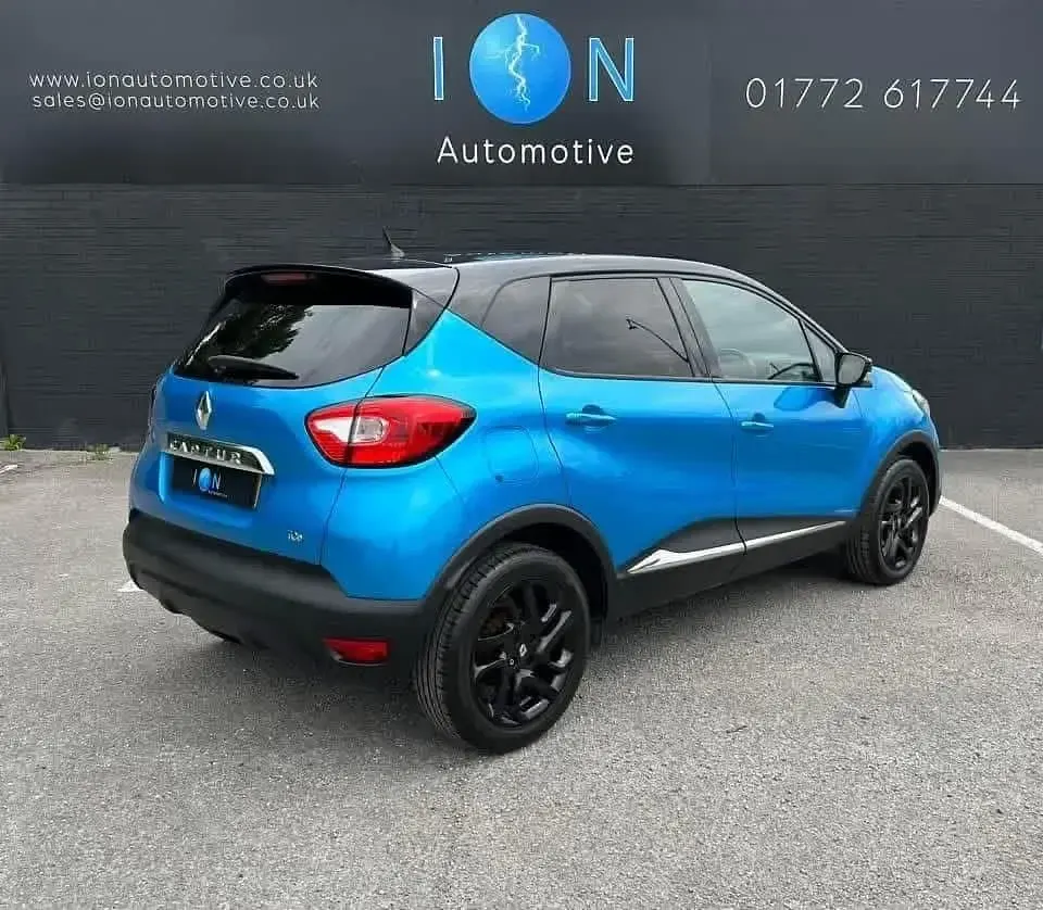 Begagnad Renault Captur Dynamique 90 HK (66 kW) 2016 Blå SUV