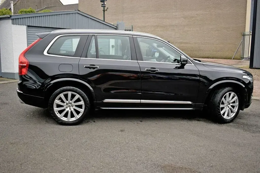 Used Volvo XC90 Inscription 225 HP (165 kW) 2015 Black SUV