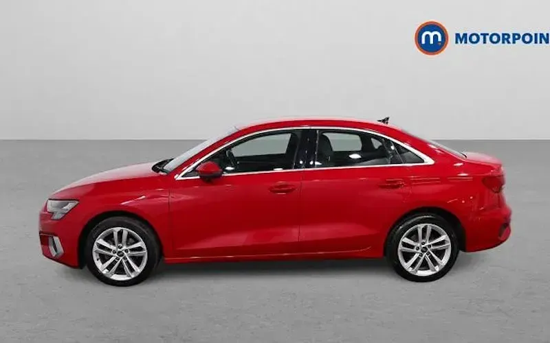 Usado Audi A3 Sport 150 CV (110 kW) 2023 Rojo Berlina