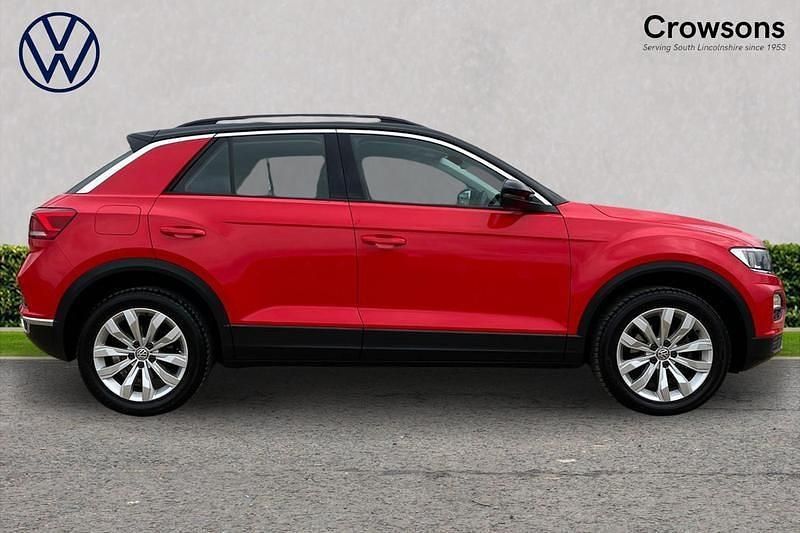 Used VW T-Roc SE 115 HP (84 kW) 2019 Red SUV