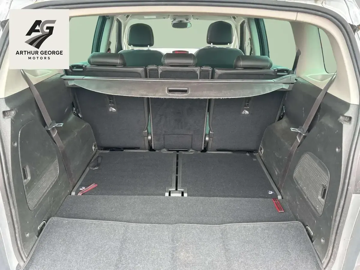 Used Vauxhall Zafira 163 HP (119 kW) 2013 Silver MPV