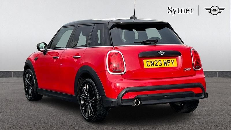 Used Mini Cooper Exclusive 134 HP (98 kW) 2023 Red Hatchback