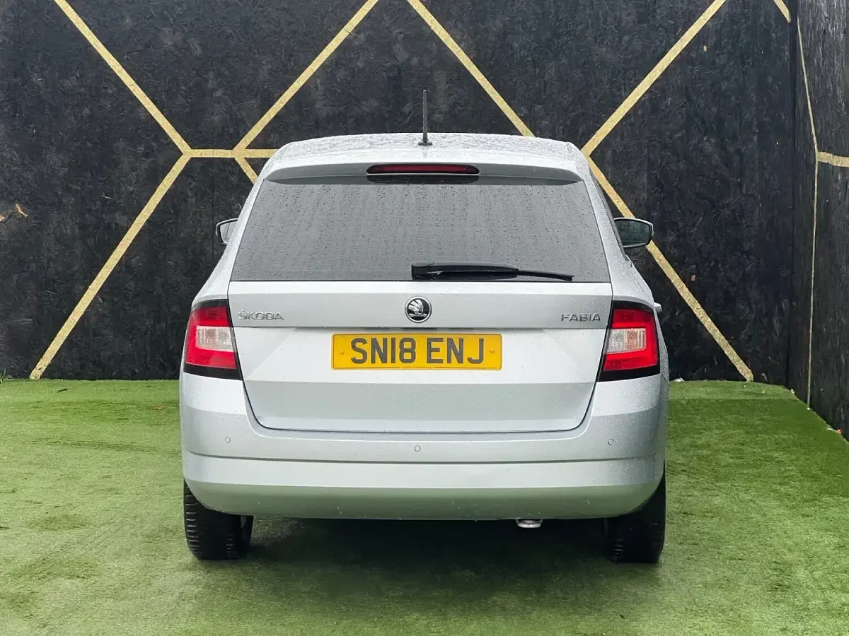 Used Skoda Fabia 75 HP (55 kW) 2023 Grey Estate