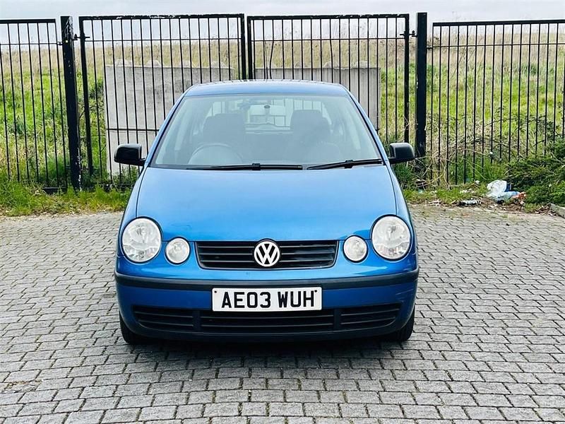 Begagnad VW Polo S 75 HK (55 kW) 2003 Blå Halvkombi