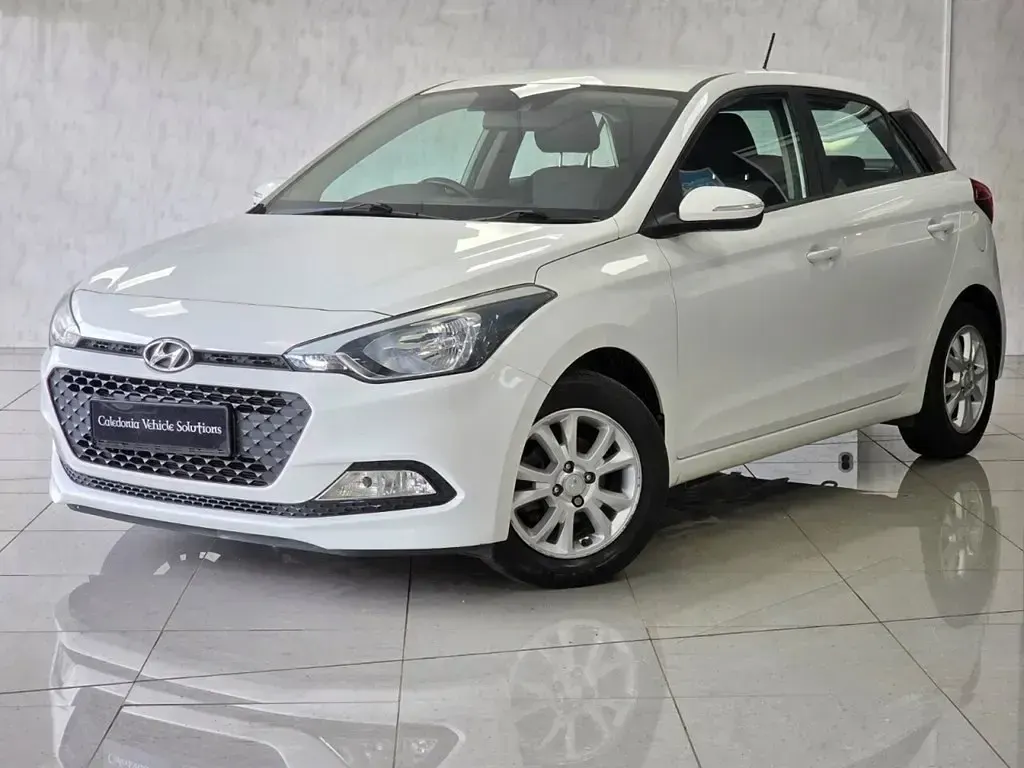Used Hyundai i20 SE 84 HP (61 kW) 2017 White Hatchback
