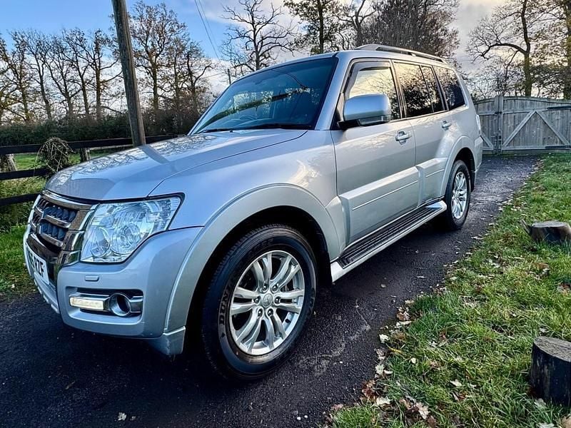 Used Mitsubishi Shogun 187 HP (137 kW) 2015 Silver SUV