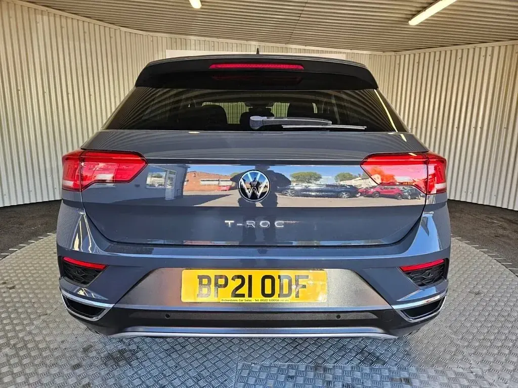 Usado VW T-Roc Active 150 CV (110 kW) 2021 Gris SUV