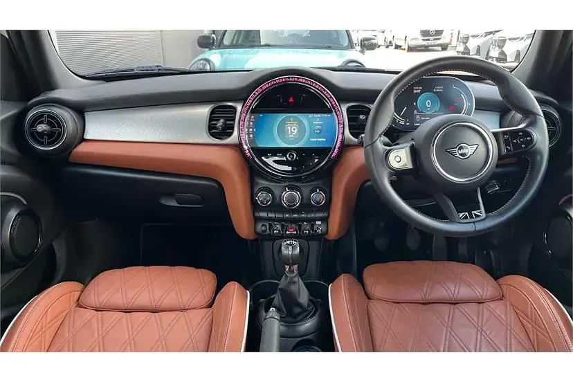 Used Mini Cooper Exclusive 136 HP (100 kW) 2021 White Hatchback