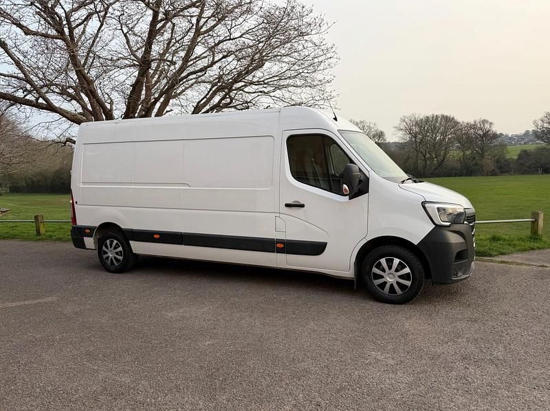Used Renault Master Business 2023 White MPV