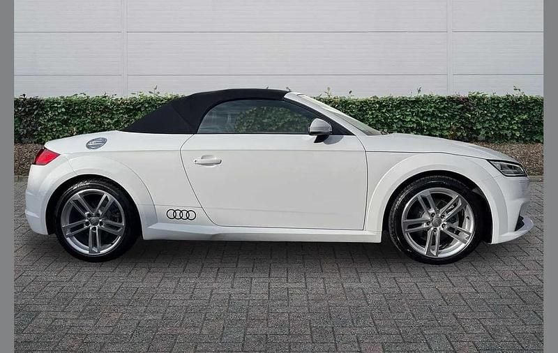Used Audi TT Roadster Sport 194 HP (142 kW) 2021 White Cabriolet