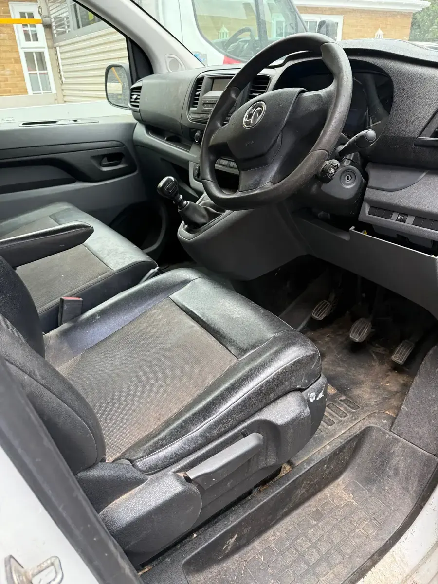 Used Vauxhall Vivaro Edition 100 HP (73 kW) 2019 White MPV