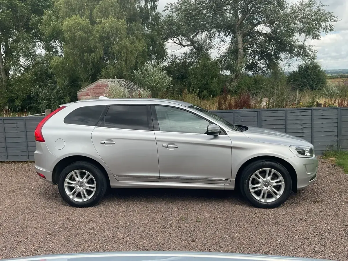Used Volvo XC60 SE Lux 220 HP (161 kW) 2015 Silver SUV