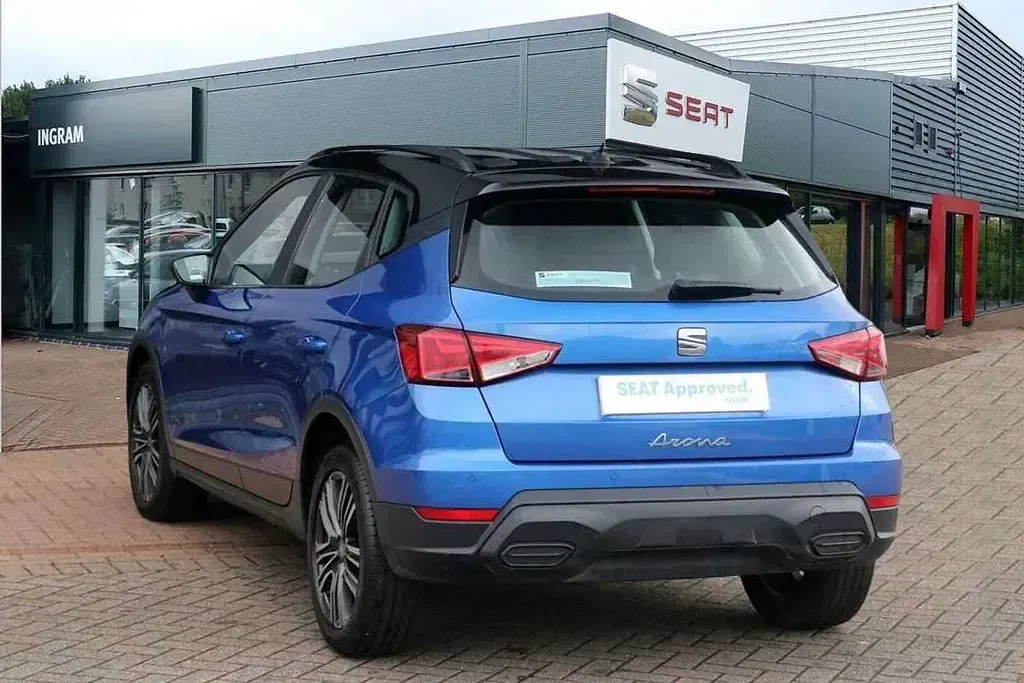 Used Seat Arona SE Technology 94 HP (69 kW) 2022 Blue SUV