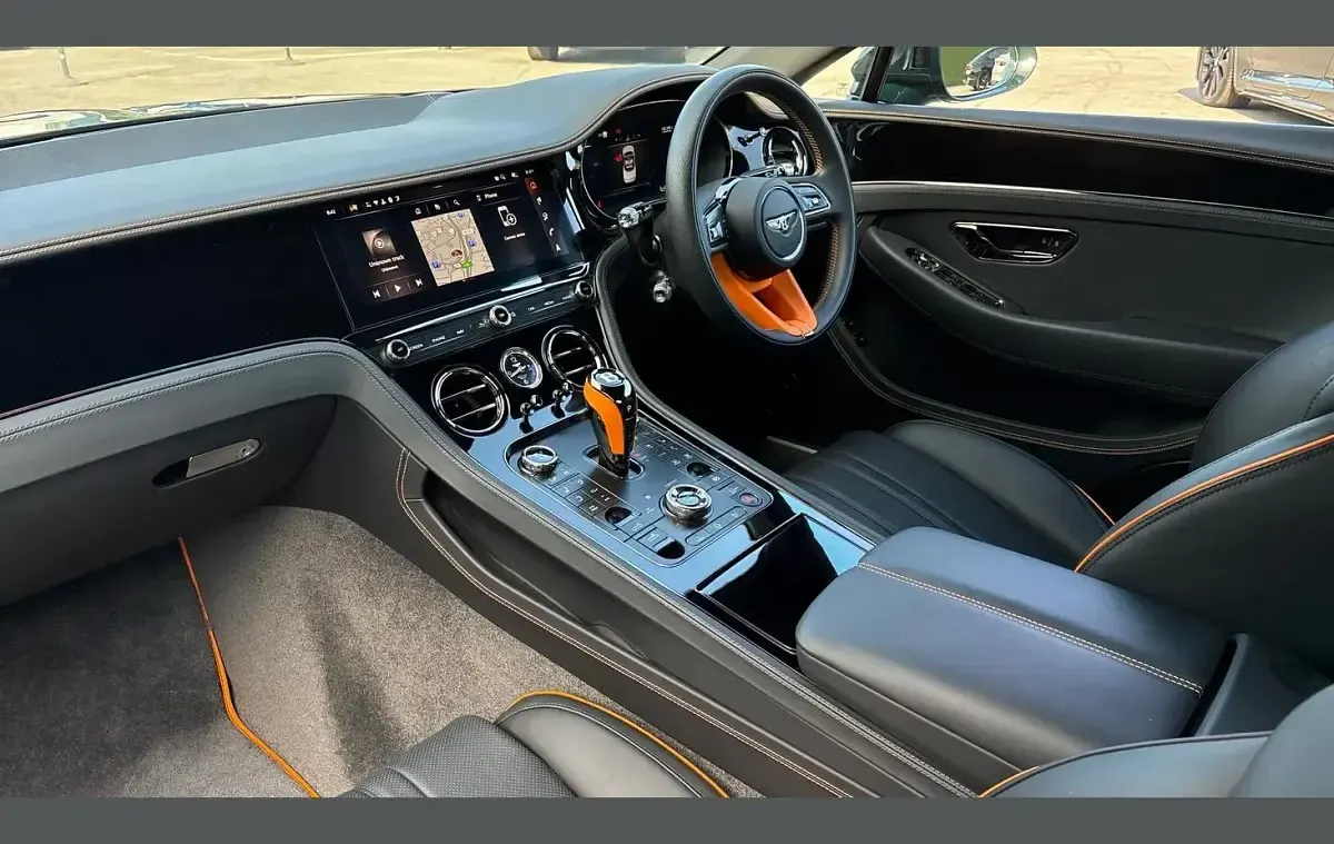 Used Bentley Continental 680 HP (500 kW) 2025 Green Cabriolet