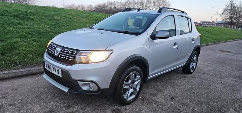 Used Dacia Sandero Stepway Ambiance 90 HP (66 kW) 2018 Silver Hatchback