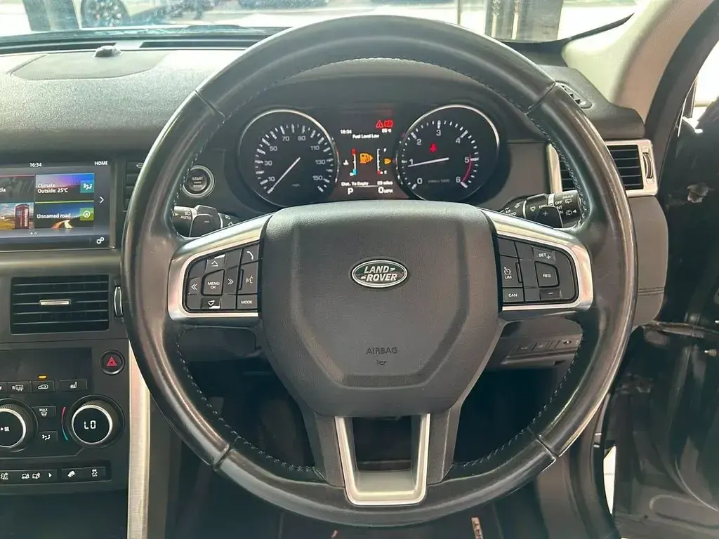 Used Land Rover Discovery Sport SE 190 HP (139 kW) 2015 Black SUV