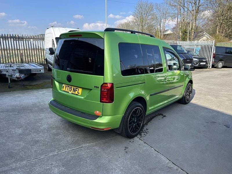 Used VW Caddy Maxi Life Life 102 HP (75 kW) 2019 Green MPV