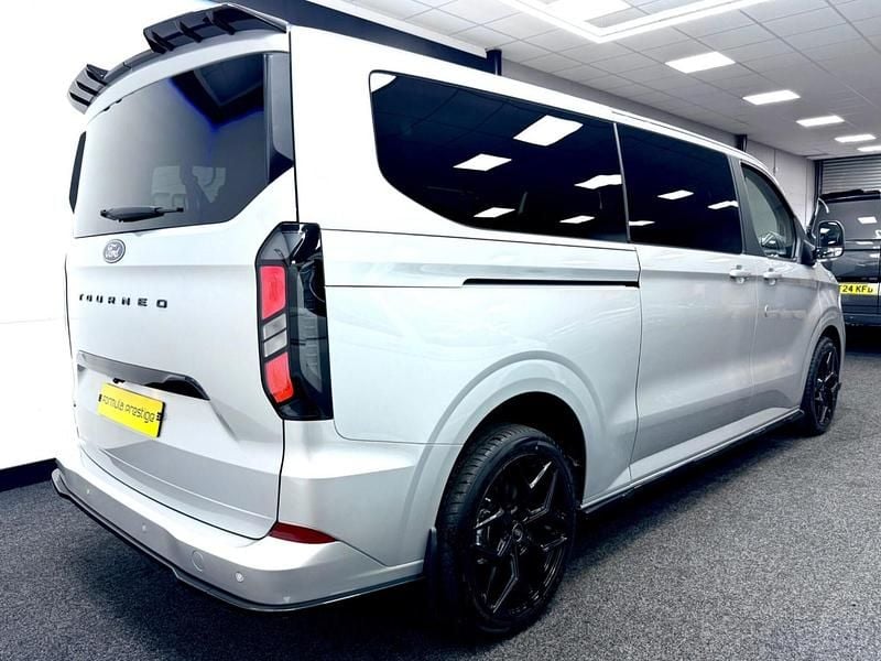 New Ford Tourneo Titanium 232 HP (170 kW) 2026 Silver MPV