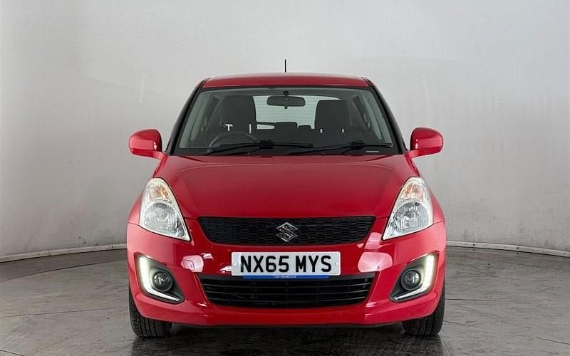 Used Suzuki Swift SZ3 94 HP (69 kW) 2015 Red Hatchback