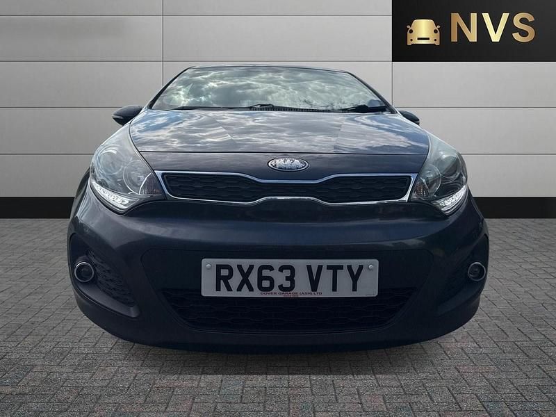Used Kia Rio 107 HP (78 kW) 2013 Grey Hatchback