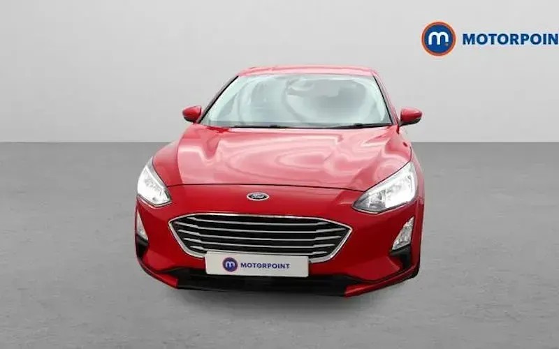 Begagnad Ford Focus Zetec 120 HK (88 kW) 2020 Röd Halvkombi