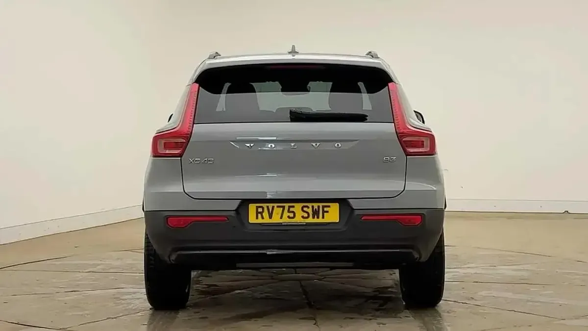 Used Volvo XC40 Ultra 161 HP (118 kW) 2025 Grey SUV