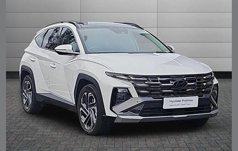 White Used 2025 Hyundai Tucson Ultimate SUV | £33,134 (Expensive) - Image 1/4