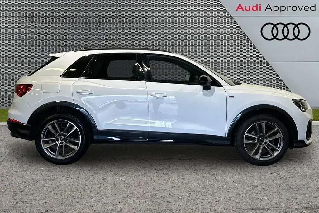 Used Audi Q3 Black Edition 150 HP (110 kW) 2023 White SUV