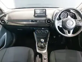 Used Mazda 2 Inclusive 90 HP (66 kW) 2016 White Hatchback