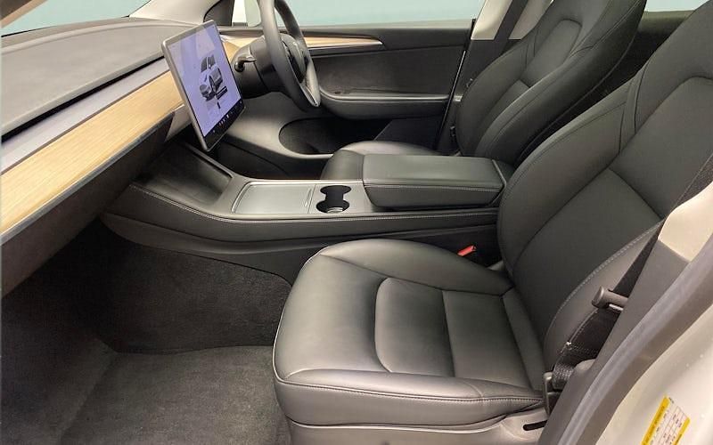 Used Tesla Model Y Long Range AWD 286 kW (389 HP) 2025 SUV